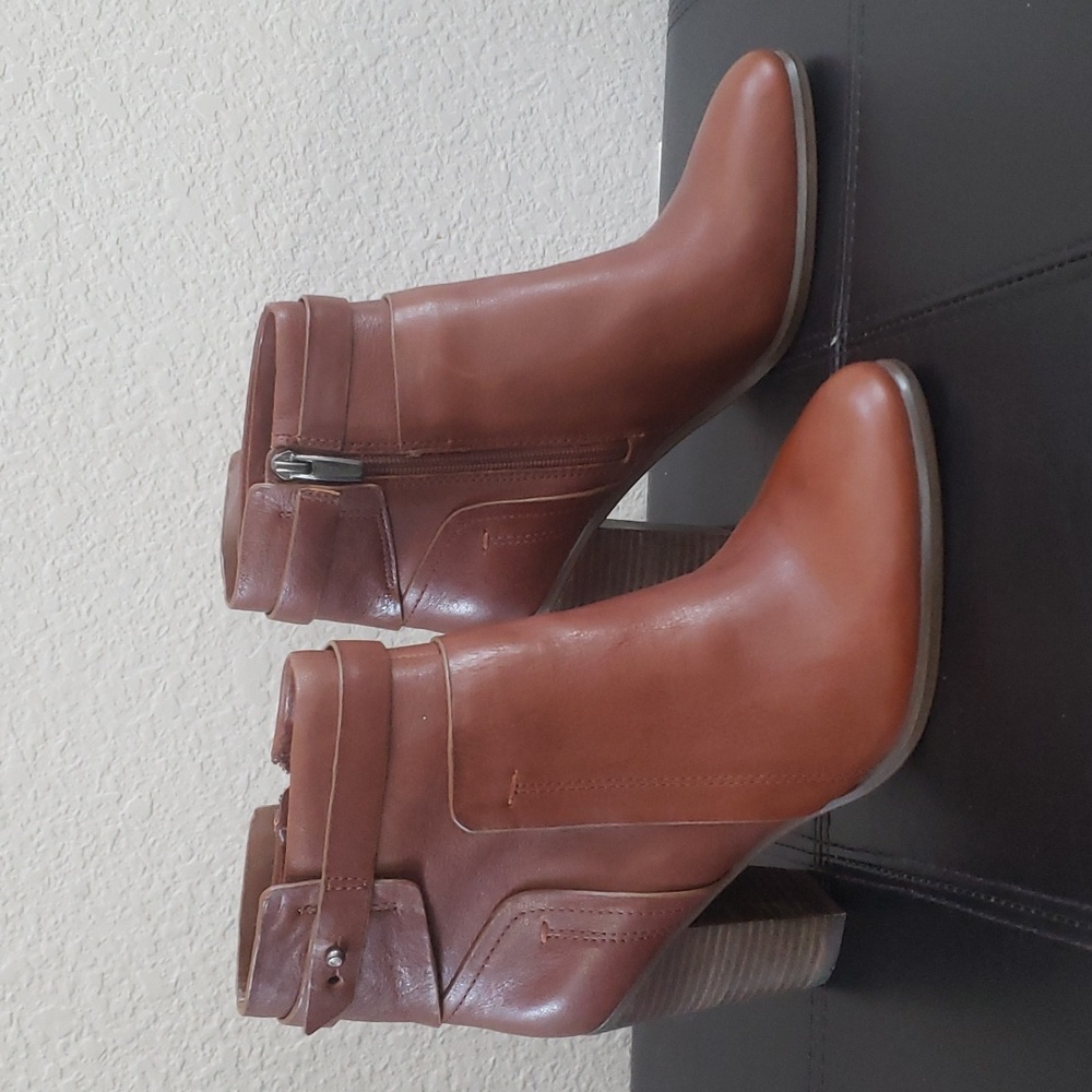 NWOT Vince Camuto Faythe booties